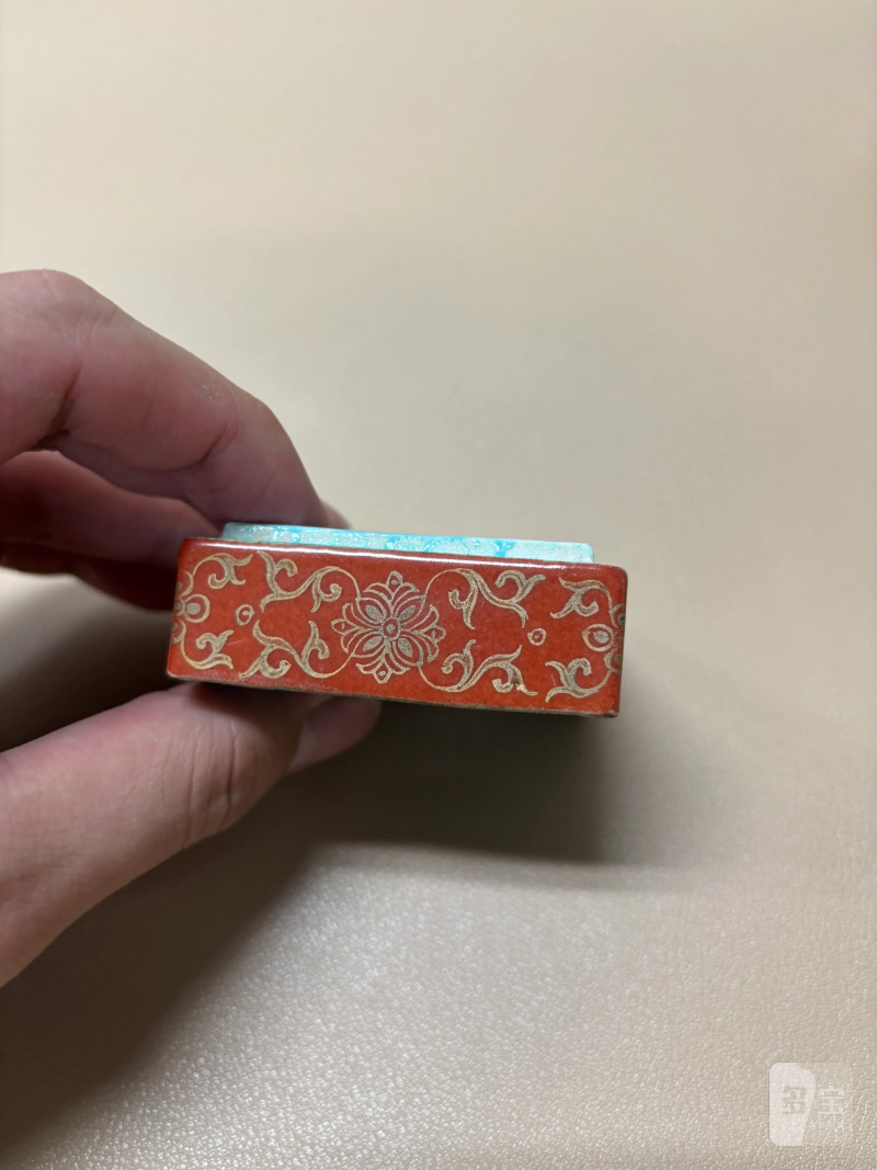 清乾隆 珊瑚红描金墨彩诗文小印盒 - 图9
